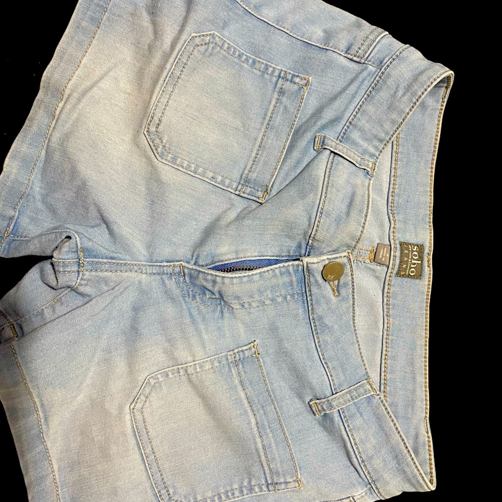 Soho Jean shorts size 2. Stretches a lot so can fit a 6